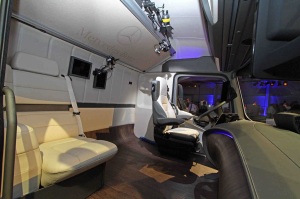 mercedes-benz-future-truck-2025-30