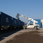 Transkonténerek megrakása